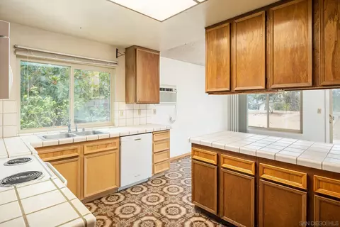 2203 Casa Cielo, Spring Valley, CA 91977 photo 6