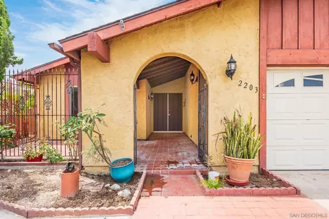 2203 Casa Cielo, Spring Valley, CA 91977 photo 2