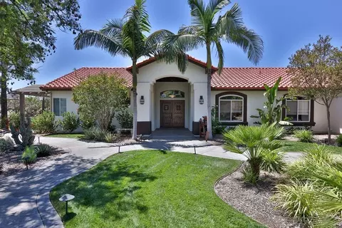 15635 Broad Oaks Rd, El Cajon, CA 92021 photo 3