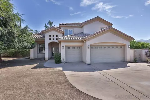 9221 Dulene Dr, Lakeside, CA 92040