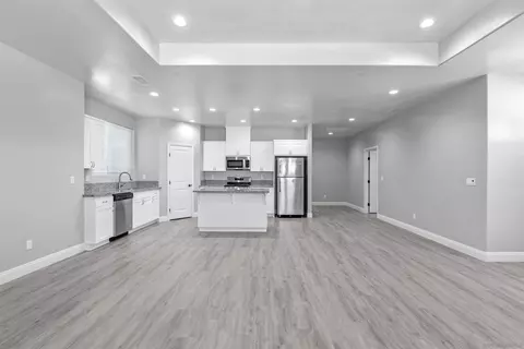317 W D St, Tehachapi, CA 93561 photo 4