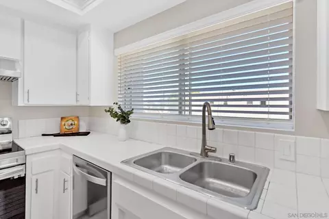 7434 Herschel Ave #8, La Jolla, CA 92037 photo 10