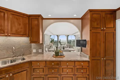 1001 Genter #10D, La Jolla, CA 92037 photo 11