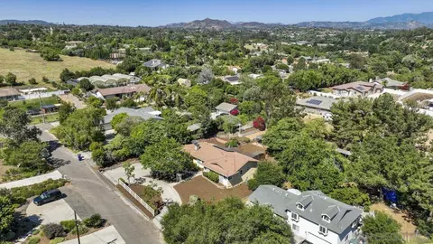 1369 Friends Way, Fallbrook, CA 92028 photo 23