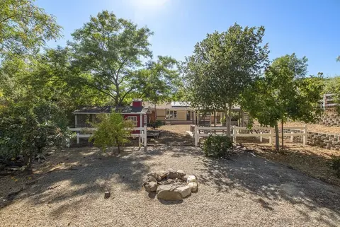 1369 Friends Way, Fallbrook, CA 92028 photo 18