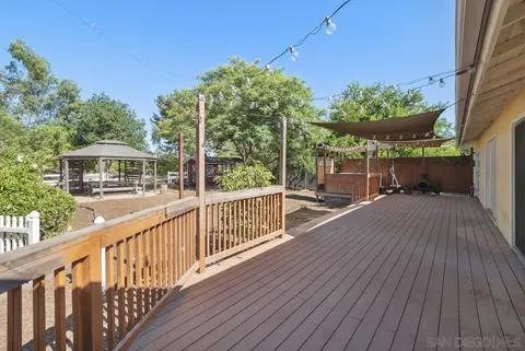 1369 Friends Way, Fallbrook, CA 92028 photo 5