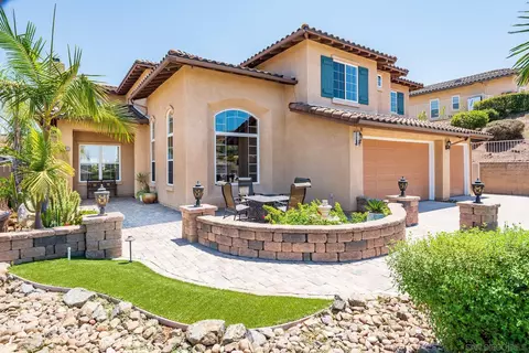8995 Silver Ct, Santee, CA 92071