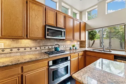 921 Tempera Ct, Oceanside, CA 92057 photo 7