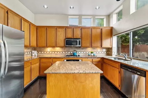 921 Tempera Ct, Oceanside, CA 92057 photo 8