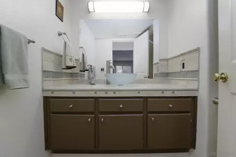 921 Tempera Ct, Oceanside, CA 92057 photo 13