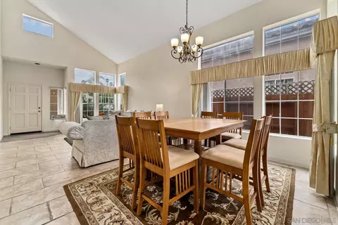 921 Tempera Ct, Oceanside, CA 92057 photo 4
