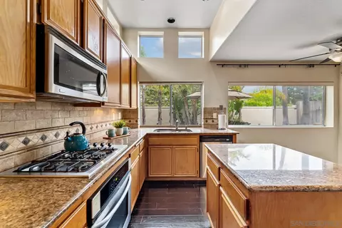 921 Tempera Ct, Oceanside, CA 92057 photo 6