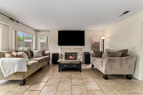 921 Tempera Ct, Oceanside, CA 92057 photo 10