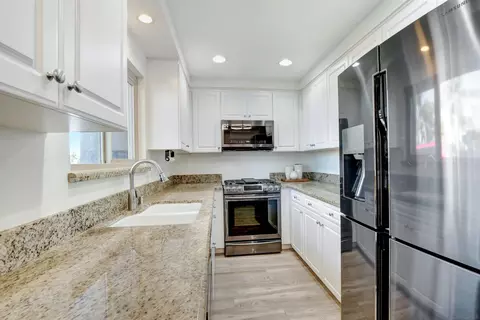 365 Hemlock Ave #A, Carlsbad, CA 92008 photo 12