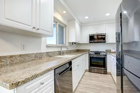 365 Hemlock Ave #A, Carlsbad, CA 92008 photo 11