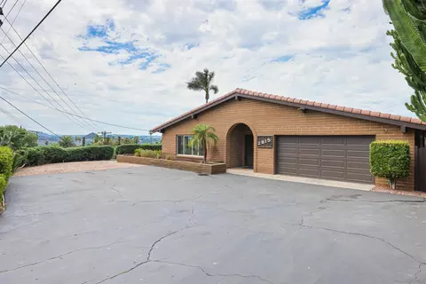 2815 Ross Ln, Escondido, CA 92025 photo 2