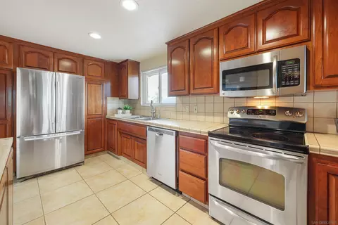 2815 Ross Ln, Escondido, CA 92025 photo 11