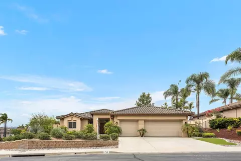 135 Camino Bailen, Escondido, CA 92029