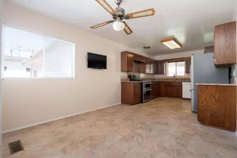 7700 El Paso St, La Mesa, CA 91942 photo 10