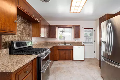 7700 El Paso St, La Mesa, CA 91942 photo 8