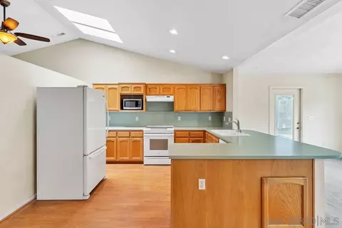 10820 Greencastle St, Santee, CA 92071 photo 9