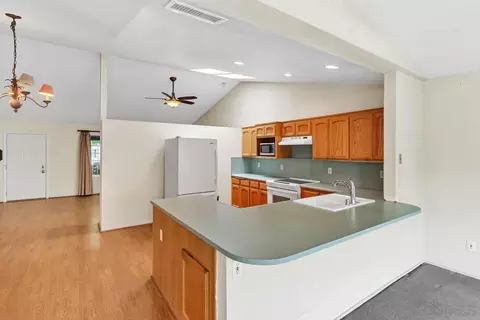 10820 Greencastle St, Santee, CA 92071 photo 10