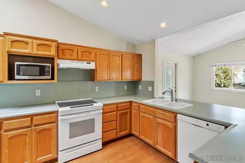 10820 Greencastle St, Santee, CA 92071 photo 12