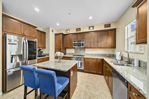 1626 Cliff Rose Dr #145, Chula Vista, CA 91915