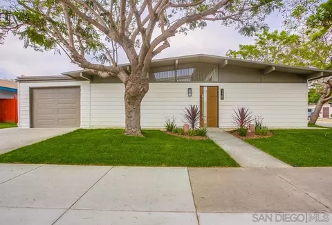 136 Frontier Dr, Oceanside, CA 92054