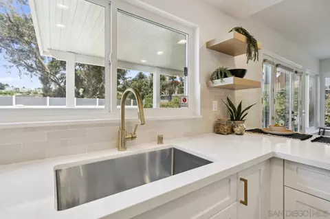 2722 Glasgow, Carlsbad, CA 92010 photo 12