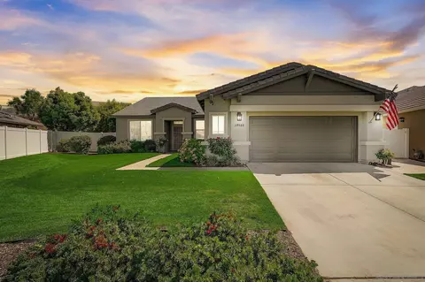 39588 Chalk Hill Dr, Murrieta, CA 92563