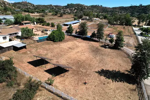732 Creelman, Ramona, CA 92065 photo 2