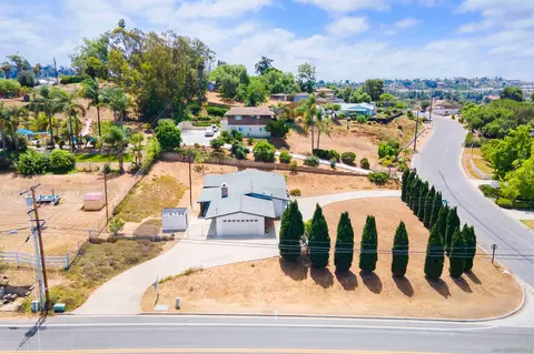 2333 Maelee Dr, Vista, CA 92084 photo 30