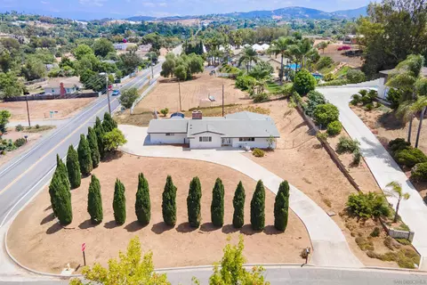 2333 Maelee Dr, Vista, CA 92084 photo 28