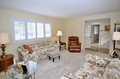 3045 Blenkarne Dr, Carlsbad, CA 92008 photo 2