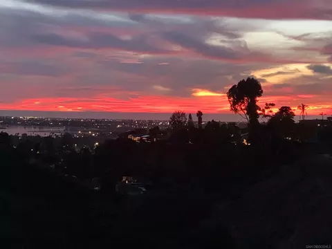 3652 Clairemont Dr #2D, San Diego, CA 92117