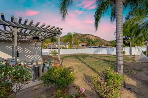 8507 Melrose Ln, El Cajon, CA 92021 photo 11