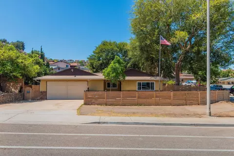 8718 Los Coches Rd, Lakeside, CA 92040