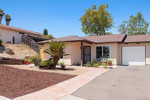 4752 Rising Glen Dr, Oceanside, CA 92056