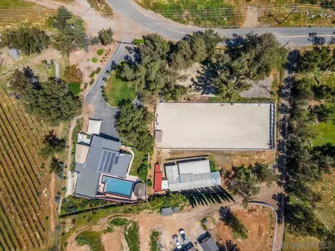 2573 Kauana Loa Dr, Escondido, CA 92029