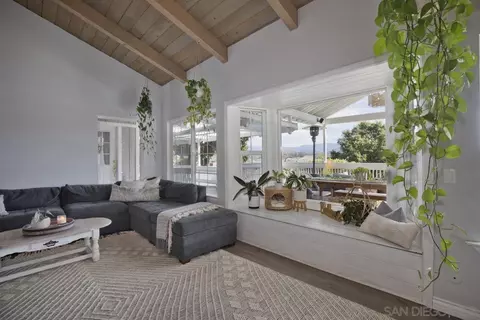 2659 Daisy Ln, Fallbrook, CA 92028 photo 2