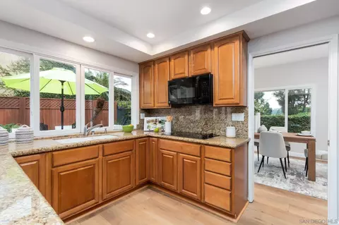1863 Caminito Quintero, La Jolla, CA 92037 photo 7