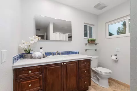 1863 Caminito Quintero, La Jolla, CA 92037 photo 17