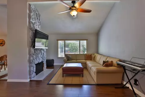 9461 Calle Del Lago, Santee, CA 92071 photo 6