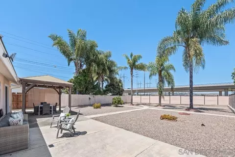 3452 Hacienda Dr, Oceanside, CA 92054 photo 21