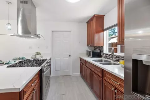 3452 Hacienda Dr, Oceanside, CA 92054 photo 12