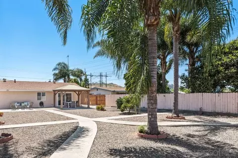 3452 Hacienda Dr, Oceanside, CA 92054 photo 3