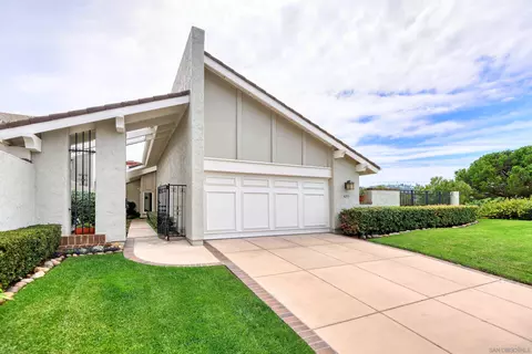 8293 Caminito Lacayo, La Jolla, CA 92037