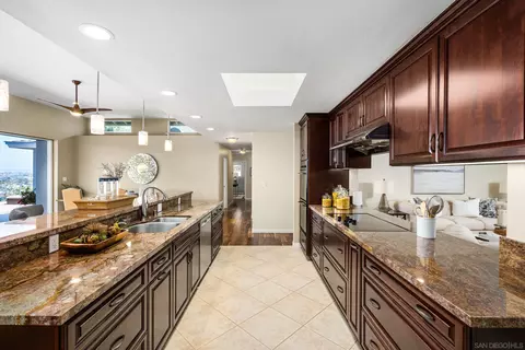 5785 Soledad Mountain Rd, La Jolla, CA 92037 photo 11