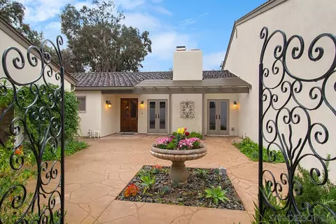 16902 Via De Santa Fe #2, Rancho Santa Fe, CA 92067